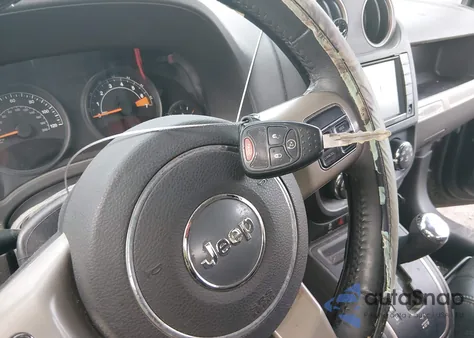 2016 Jeep Compass 75Th Anniversary z USA, uszkodzony, nr VIN 1C4NJDBB4GD804457